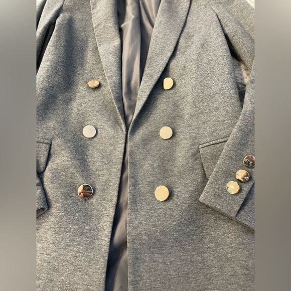 3/$40 Beautiful fitted coat — grey - Picture 2 of 6